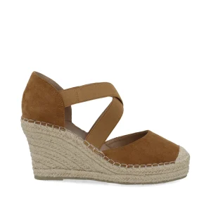 Alpargata Casual Trender color Camel para Mujer con detalle de yute